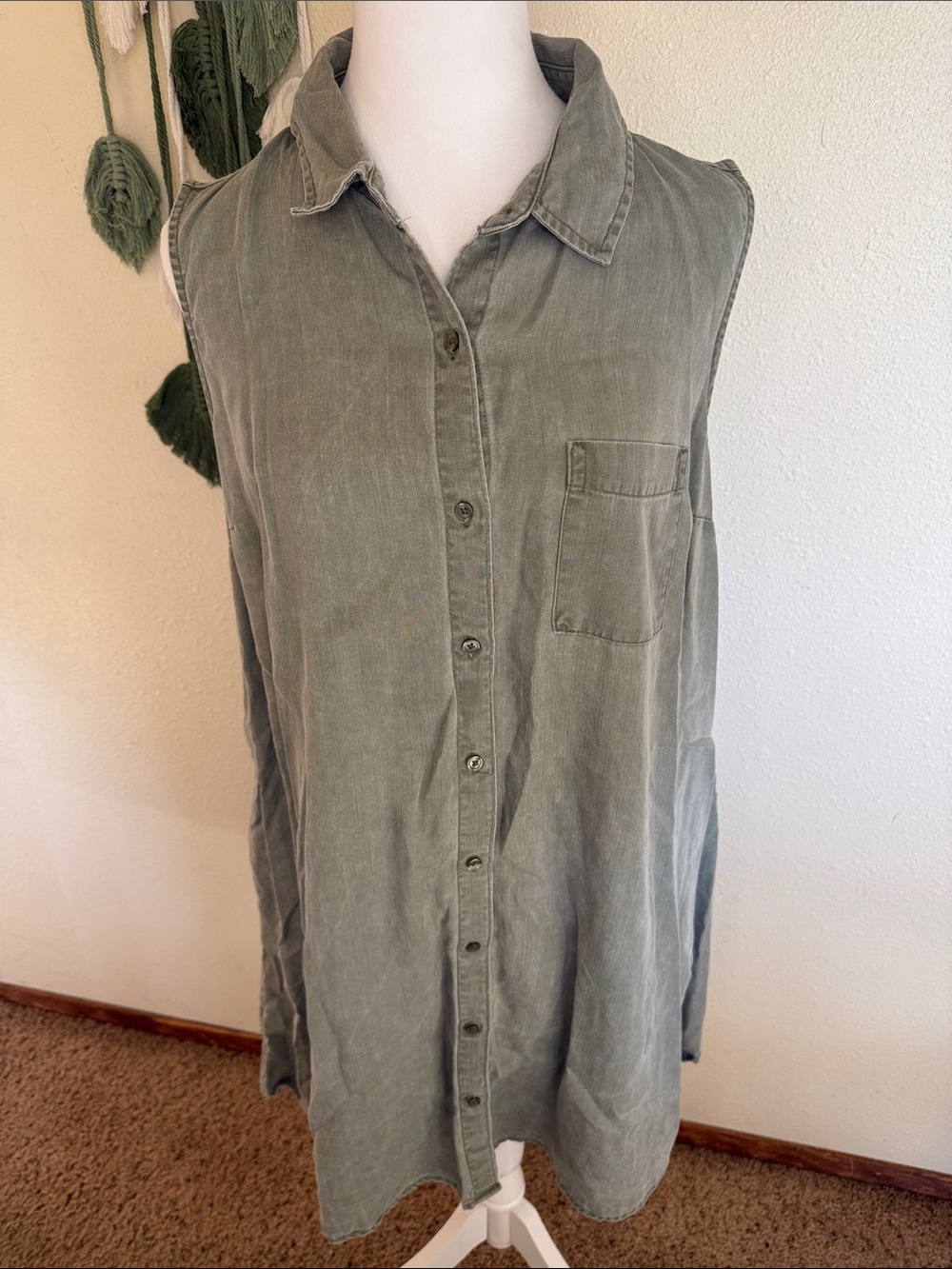 Old Navy Sleeveless Button-Front Midi Dress in Olive